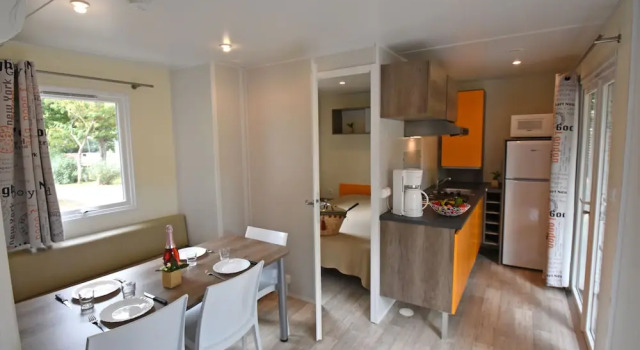 Бунгало Premium с 2 комнатами с балконом Camping Le Sagone