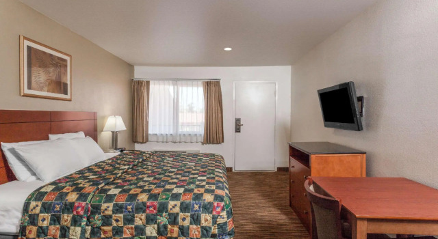 Двухместный номер Standard Travelodge by Wyndham Hemet CA