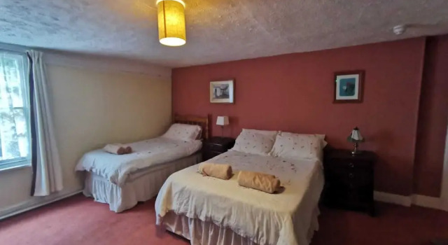 The Victoria Inn, Varaa Hotelli Ashburton Dartmoor