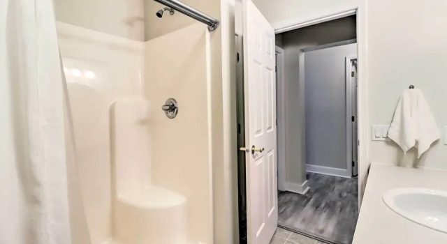 Коттедж с 4 комнатами Blakeslee Home w/ Private Hot Tub, 5 Mi to Skiing
