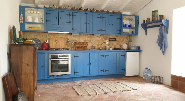 Коттедж Restored 2 Bedroom Farmhouse - Aircon Wifi Plunge Pool