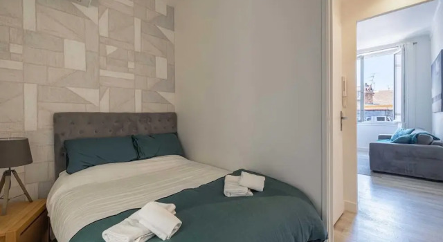 Апартаменты Beautiful Renovated Apartment - Carre D'or - 1br/2p