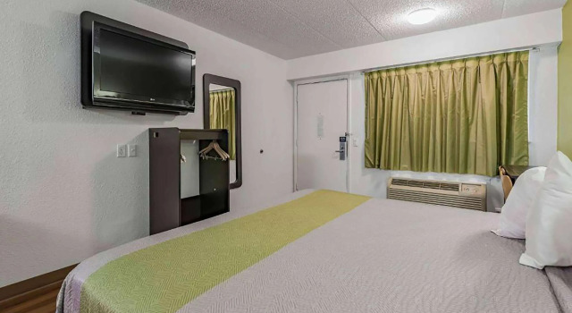 Days Inn by Wyndham Cincinnati I-71, Book Hotel Cincinnati 