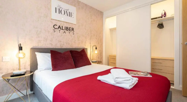 CALIBER STAYS Apartments & Homes - The Athena Suite- 1 Bedroom Serviced Apartment - City Centre, Забронировать Апартаменты/квартира Отели Бирмингема с парковкой, рядом с Океанариум «Национальный центр морской жизни», Парковка
