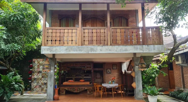 Бунгало Standard Ndalem Suryo Saptono Guest House