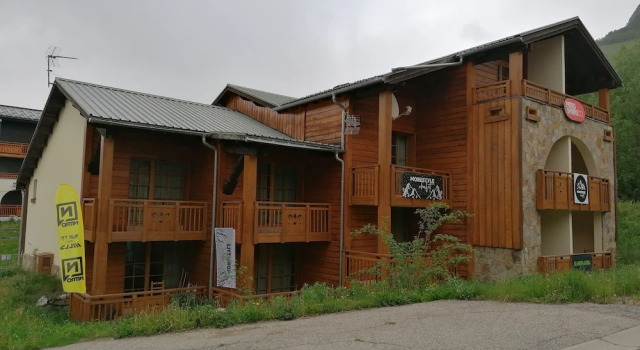 Morestyle Chalet, Забронировать Шале Коттеджи Мон-де-Ланс, рядом с Горнолыжный подъемник Жандри 3S, Коттедж
