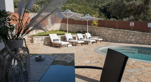 Вилла Mr Grey Luxury Villa