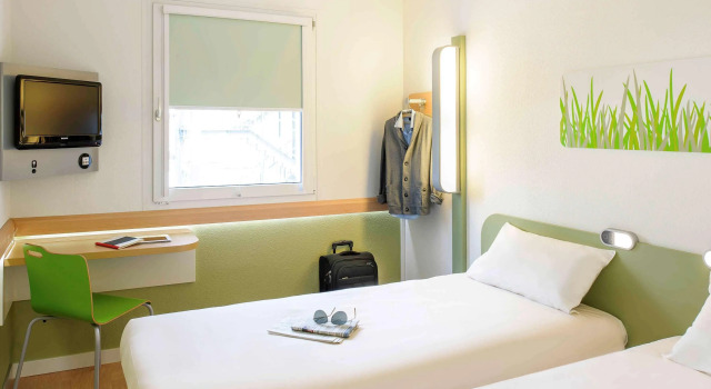 B&B HOTEL Zaragoza Plaza Mozart, Book Bed and Breakfast Hotels in Aragon with Parking, Parking