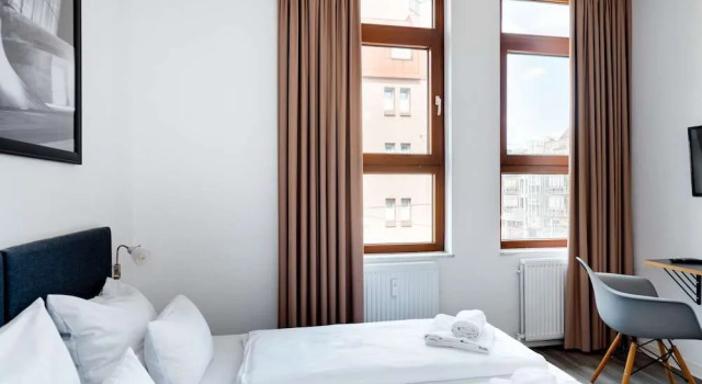 Hotel Garni am Olgaeck, Забронировать Отель Отели Штутгарта с парковкой, рядом с Церковь Стифтскирхе, Парковка