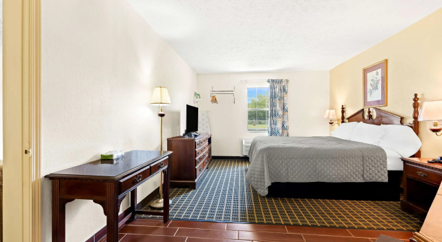 Двухместный люкс Americas Best Value Inn & Suites Mt. Pleasant