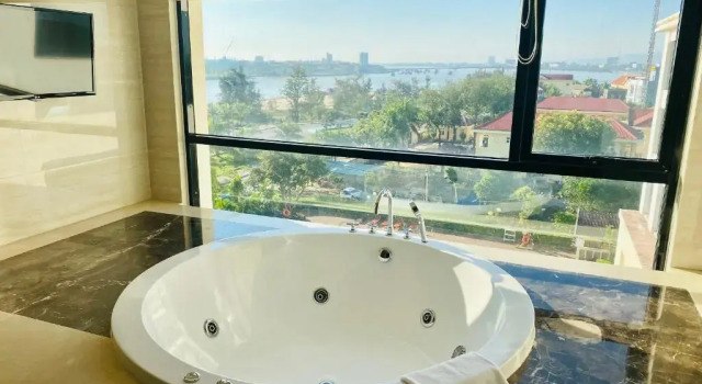 Люкс Executive Muong Thanh Holiday Quang Binh Hotel