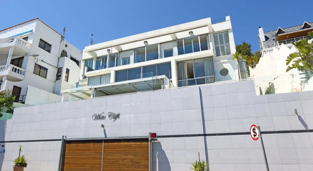 Clifton Santorini, Забронировать Отель Отели Кейптауна 3 звезды, рядом с Mojo Market, 3*