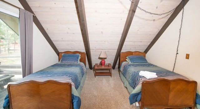 3BR Loft Chalet 3 Blocks to Heavenly by RedAwning