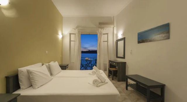 Angeliki Seaside Hotel, Prenota Hotel Aliki Paro