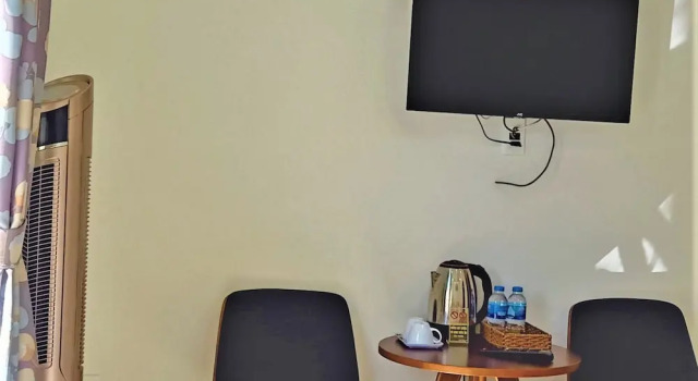 Thu Hien Hotel – Near the Market with Projector