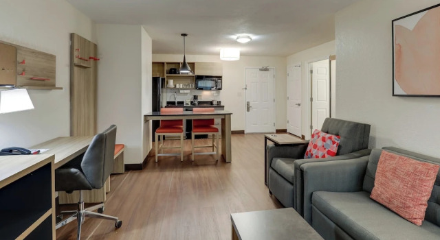 Люкс Candlewood Suites Lexington by IHG