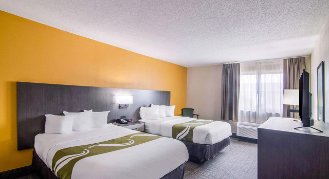 Четырёхместный номер Standard Quality Inn near University of Mobile