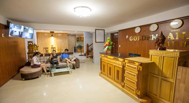 Golden Sand Homestay, Забронировать Отель Отели Дананга муниципалитета с парковкой, рядом с Музей изящных искусств Дананга, Парковка