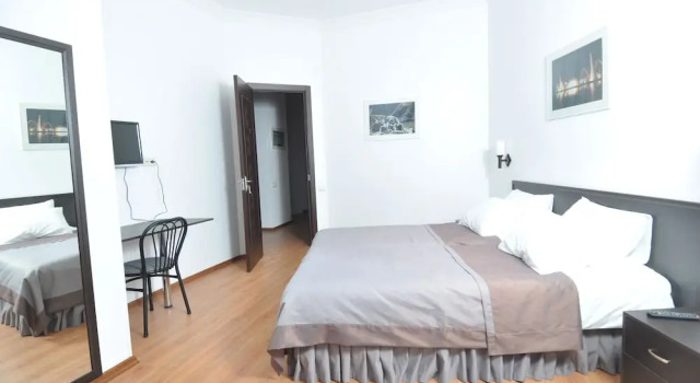 Двухместный номер Standard с балконом и с видом на горы Hotel Corner