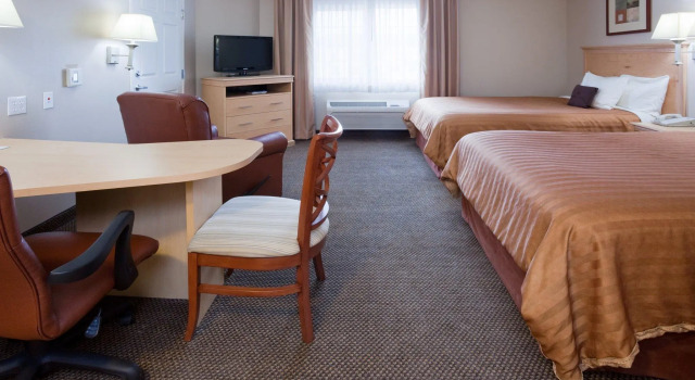 Люкс Candlewood Suites Milwaukee Brown Deer by IHG