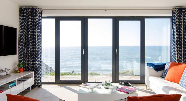 The Sea House - Ultimate Seafront Living & Sunsets, Забронировать Дом для отпуска Виллы Исторического графства Суссекса, Вилла