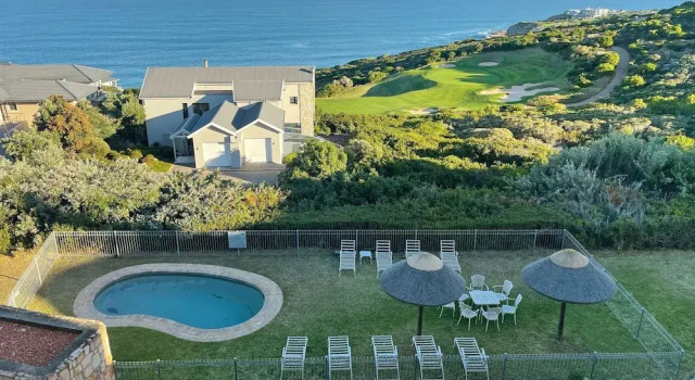 Коттедж с 4 комнатами с балконом Pinnacle Point Heritage Villa