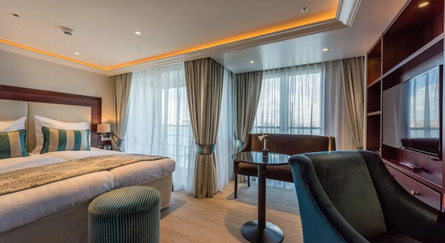 Люкс Business Select MS Charles Dickens - Frankfurt