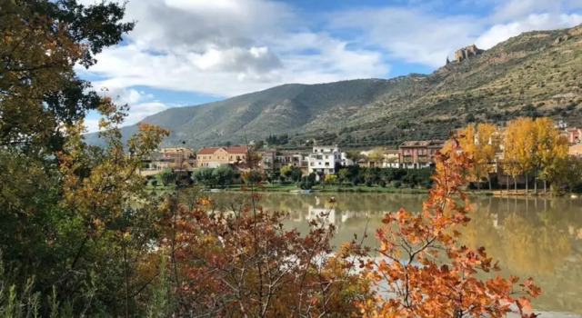 Апартаменты Apartamento a 1a linea Sant Llorenç de Montgai_ WhiteHouse