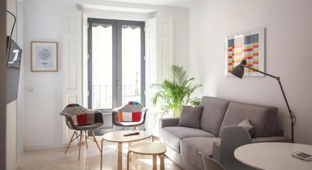 Апартаменты с 2 комнатами с балконом Apartment in Malasaña