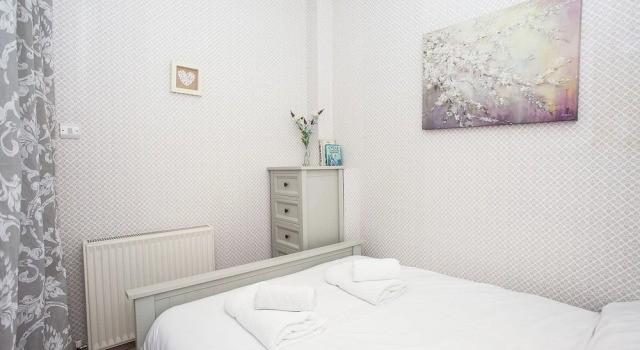1 Bedroom Garden Apartment Near Gloucester Road Station, Varaa Huoneisto Asunnot kohteessa Merseyside, Huoneisto