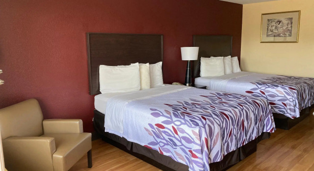 Четырёхместный люкс Red Roof Inn & Suites Cleveland, TN
