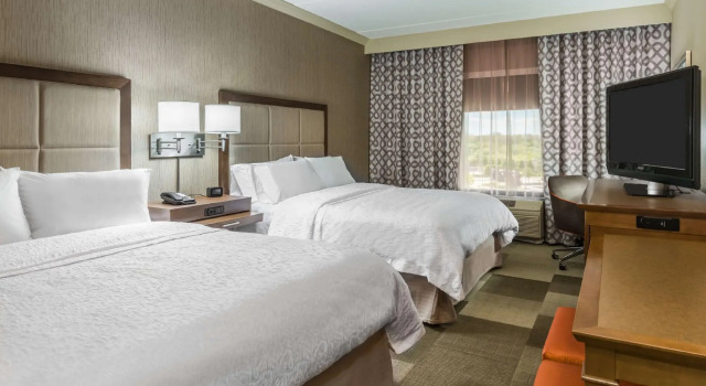Четырёхместный номер Standard Hampton Inn Coventry-Warwick Area