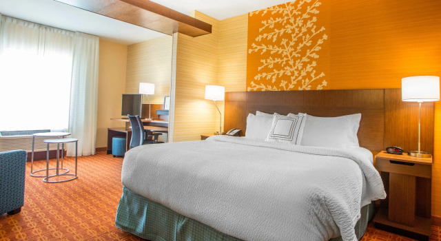 Fairfield Inn & Suites Waterloo Cedar Falls, Rezerwuj Hotel Hotele w Waterloo ze śniadaniem, Śniadanie