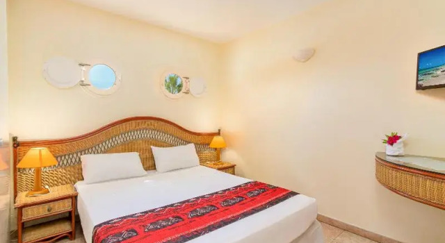 Supérieure triple chambre avec balcon Karibea Sainte Luce hotel
