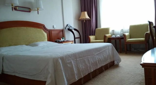 Wuhan Jinshihua Hotel, Varaa Hotelli Wuchang District 