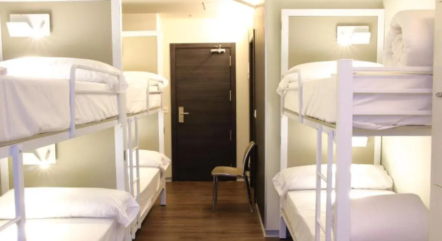 Кровать в общем номере (женский номер) Poshtel Bilbao - Premium Hostel