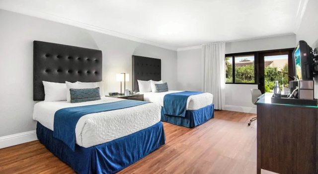 Двухместный номер Standard с видом на сад Miami Lakes Hotel