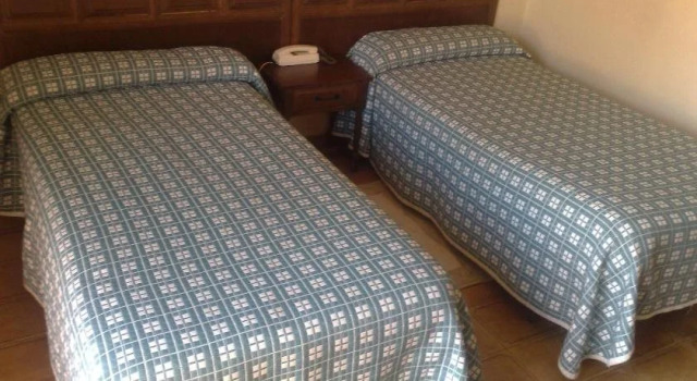 Hotel Carmen, Book Hotel Bembibre 