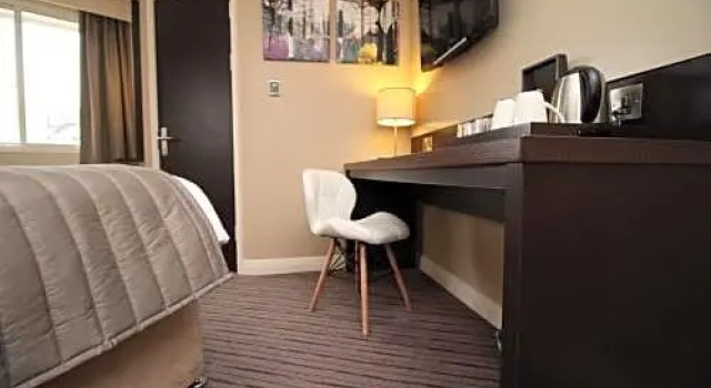 Silurian Hotel Double Bedroom by StayBC
