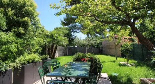 RAL 7039, Rezervovat Hotel Numana 