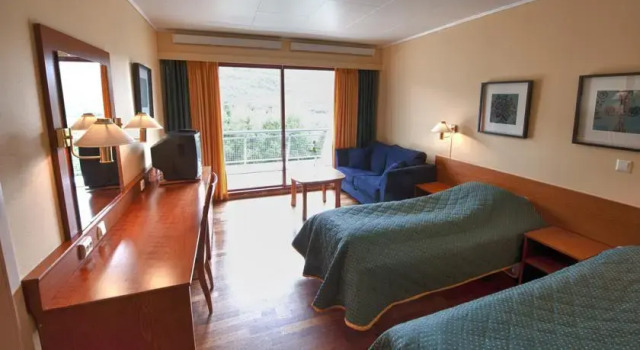 Ulsteinvik Vandrerhjem og Sommerhotell, Prenota Hotel Ulstein 