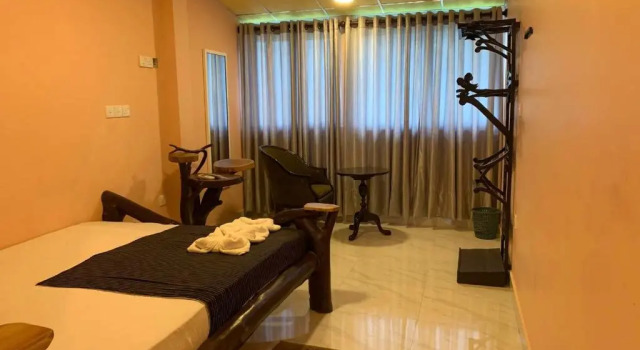 Yala Bay Holiday Resort, Забронировать Курортный отель Отели округа Хамбантота - Южная провинция с парковкой, Парковка