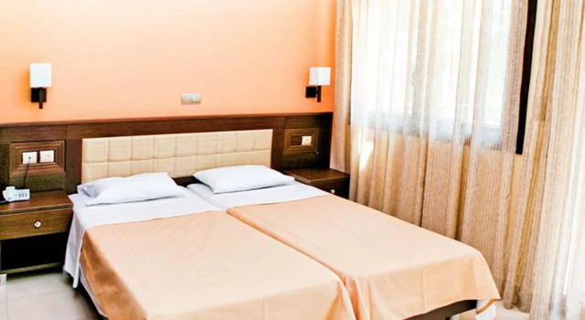 Four Seasons, Забронировать Отель Отели Лименас 3 звезды, 3*