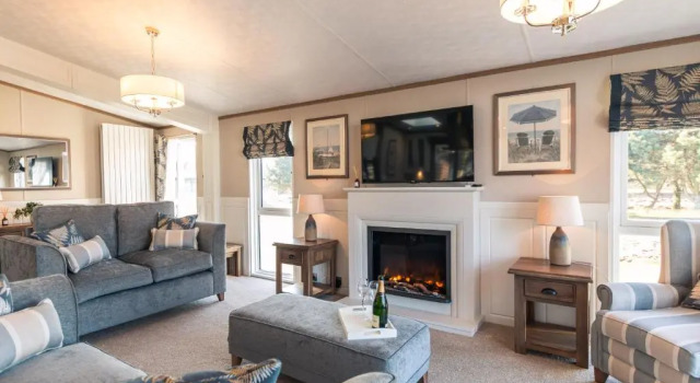 Sutton Lodge With Hot Tub, Book Hotel Barmby Moor Merseyside