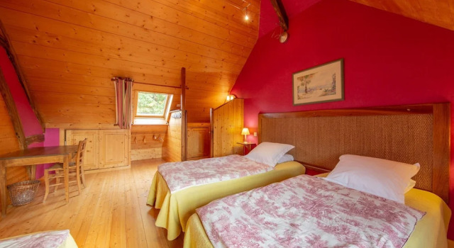 Fine Holiday Home in the Surroundings of Vitry-aux-loges Near Large Swimming Lake, Rezervovat Hotel Vitry-aux-Loges 