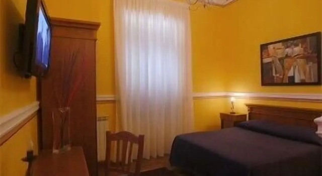 Двухместный номер Standard с балконом Hotel Amadeus