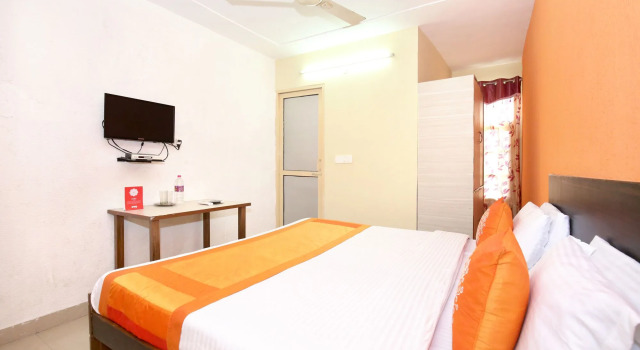 OYO 11502 Hotel Grande, Varaa Hotelli Zirakpur Haryana