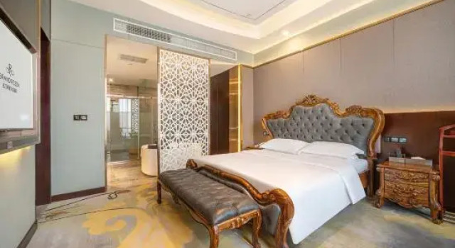 Люкс Executive Mingmen Grand Rezen Hotel (Kunlun Lake Hotan New Night Market)