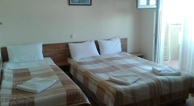 Номер Standard Хотел ЮГ / Guest House Yug
