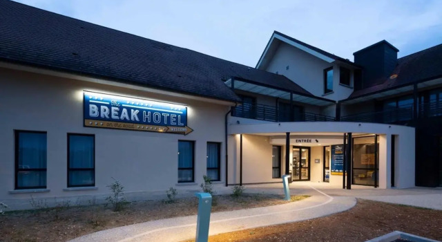 Break Hotel, Rezerwuj Hotel Hotele w Cher z parkingiem, Parking